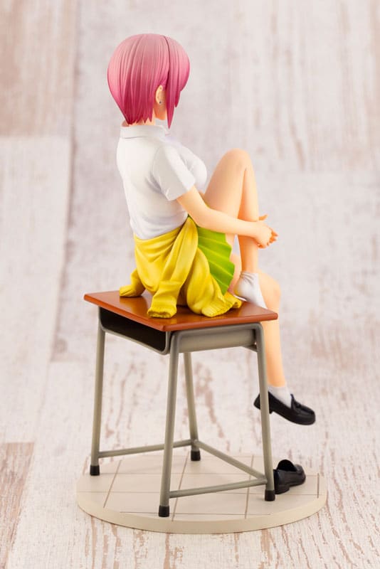 the quintessential quintuplets ichika nakano figure