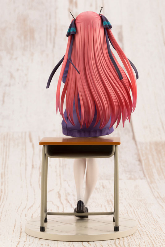 The Quintessential Quintuplets – Nino Nakano 1/8 Scale Figure